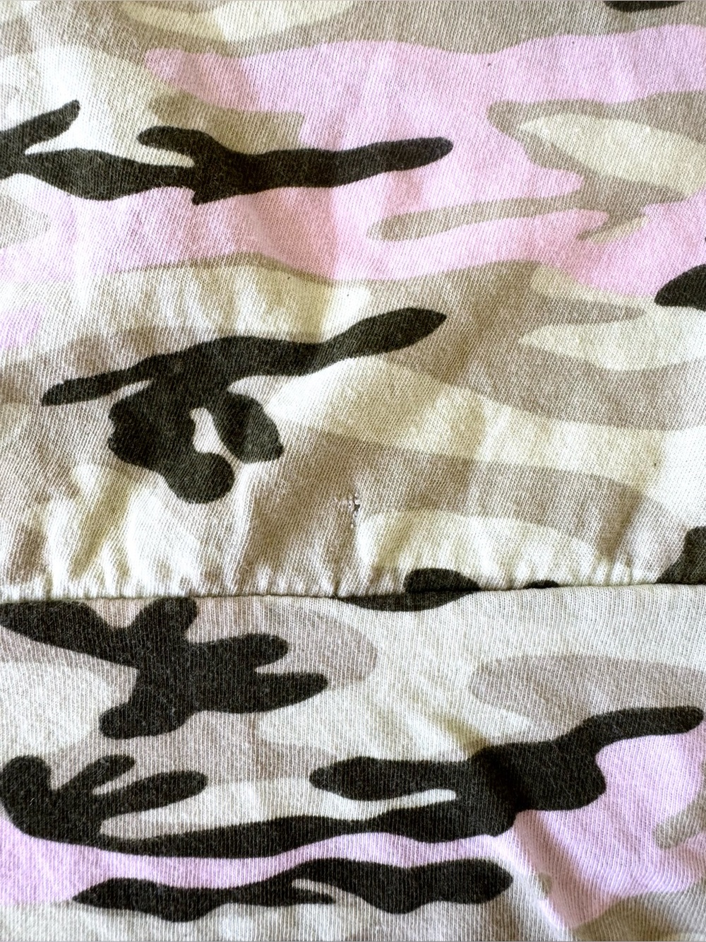 Y2K Pink Camo Camouflage Top Womens Medium Fitted Shoulder Slit Ruched Hem - Picture 8 of 11